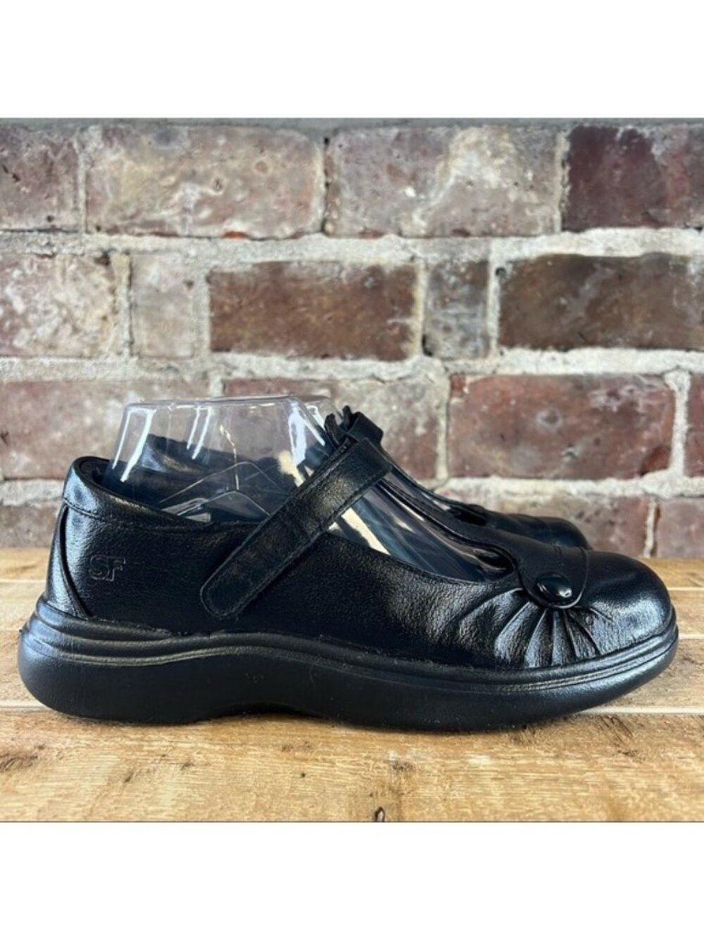 Surefit 'Paris' Black Leather T-Strap Maryjane Work Shoe Sz 8.5 W